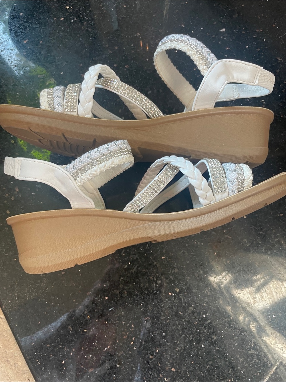 Daisy Fuentes White Braided & Beaded Women's Sandals- Very comfortable - Picture 2 of 4
